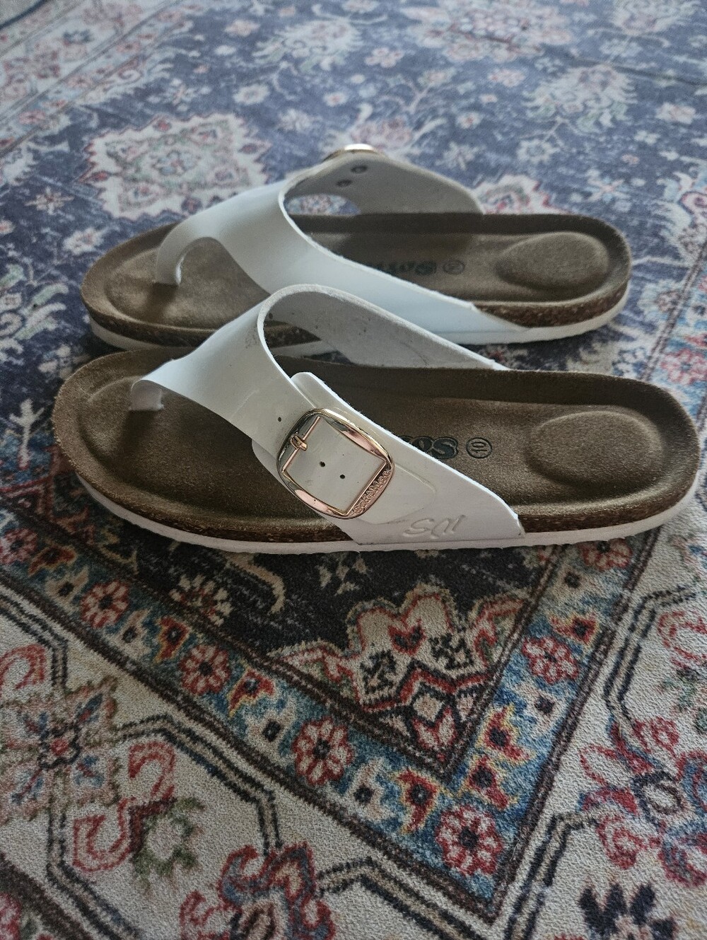 Softmoc White Cork Sandals. 10 - Picture 4 of 6